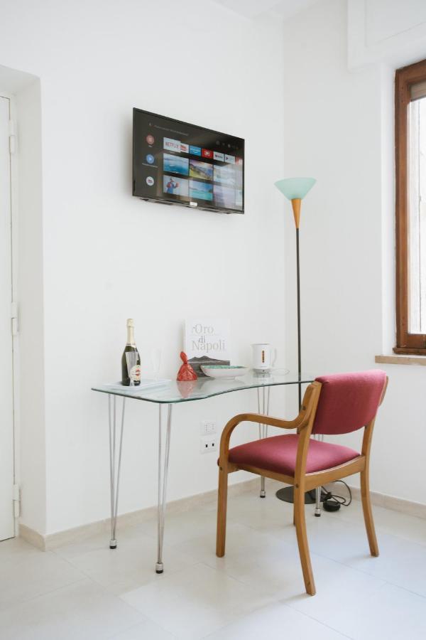 Al Centro Di Napoli Apartment Bagian luar foto